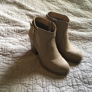 Soda ©️ tan boots!